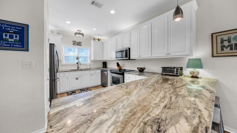 Stars Hollow Cottage - Image 19