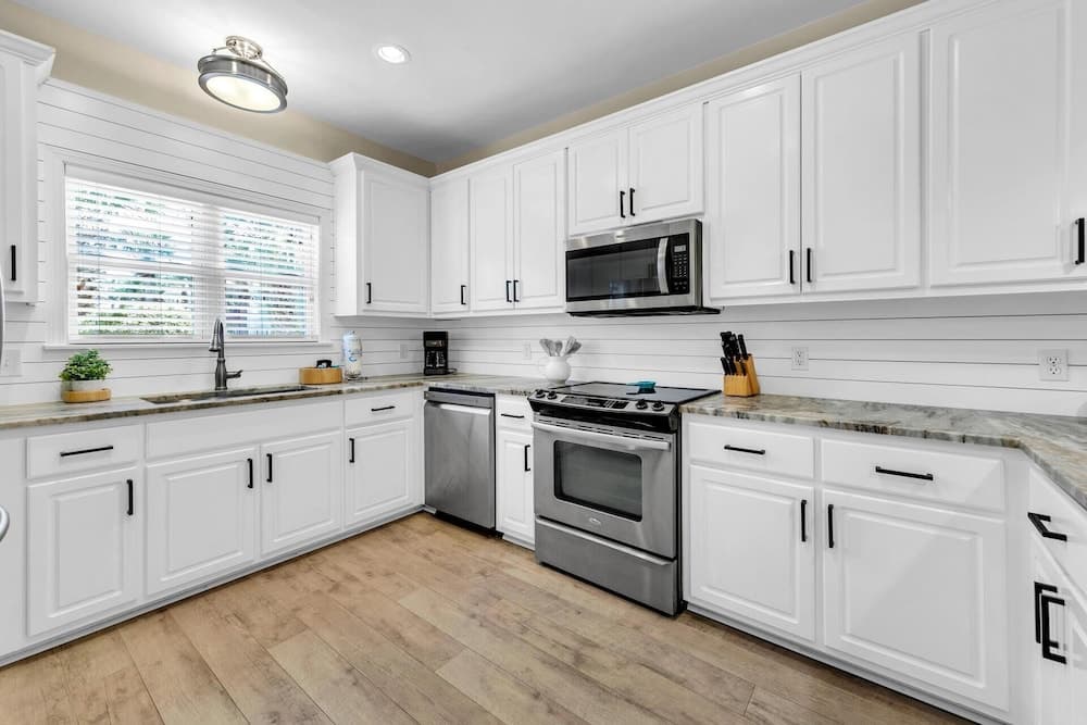 Stars Hollow Cottage - Image 24