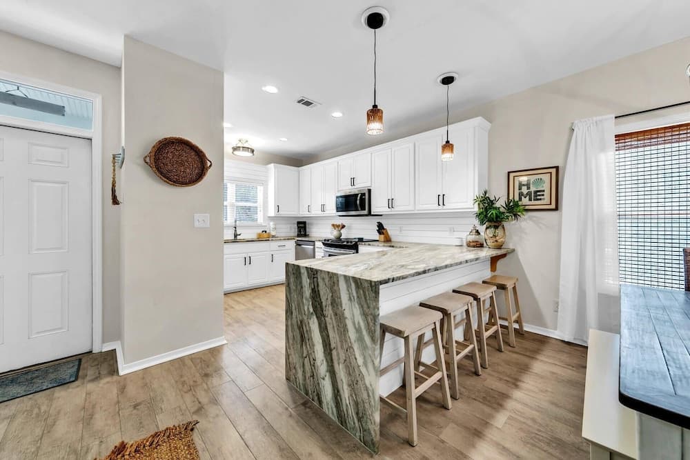 Stars Hollow Cottage - Image 5