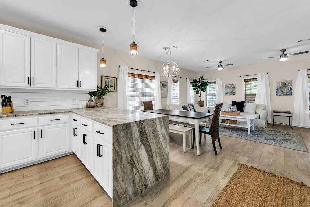 Stars Hollow Cottage - Image 17