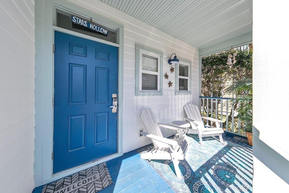 Stars Hollow Cottage - Image 57