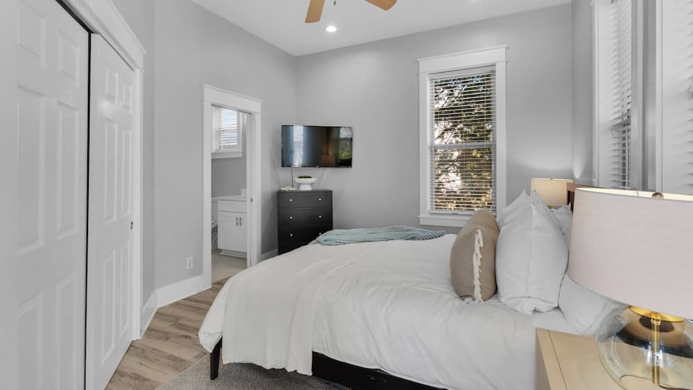 Baum's Away - Image 18