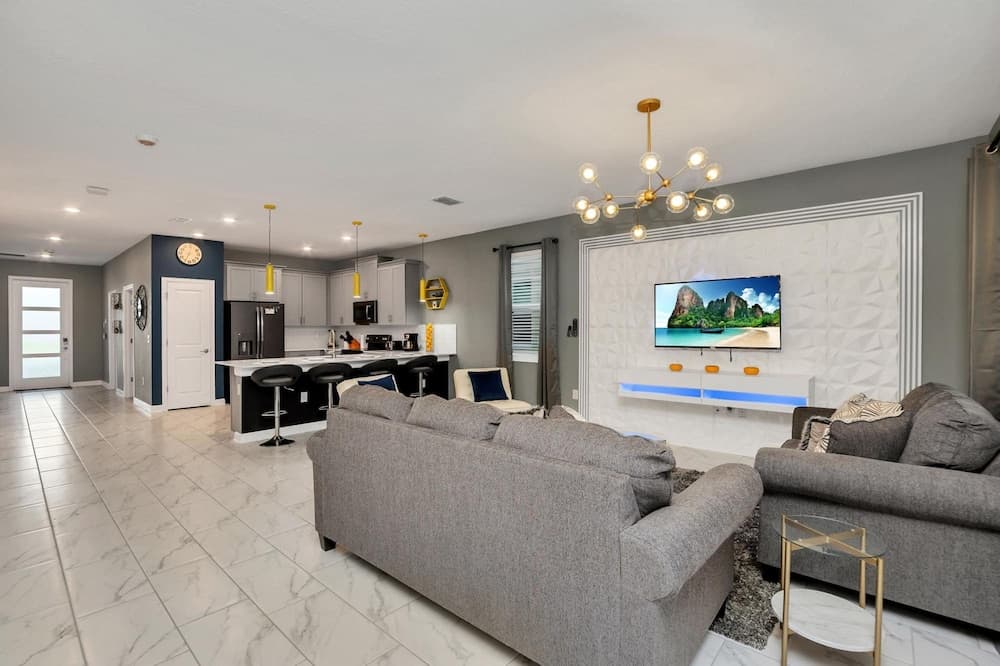 Legend Lodge - Image 2