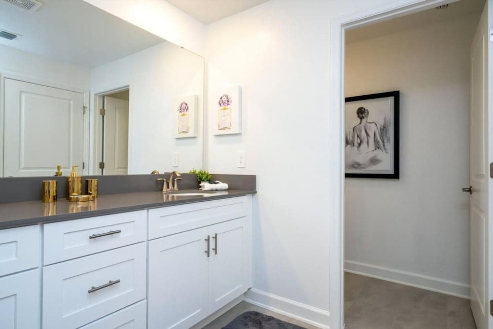 Sparkle Stay - Image 19