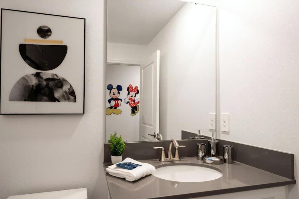 Sparkle Stay - Image 22