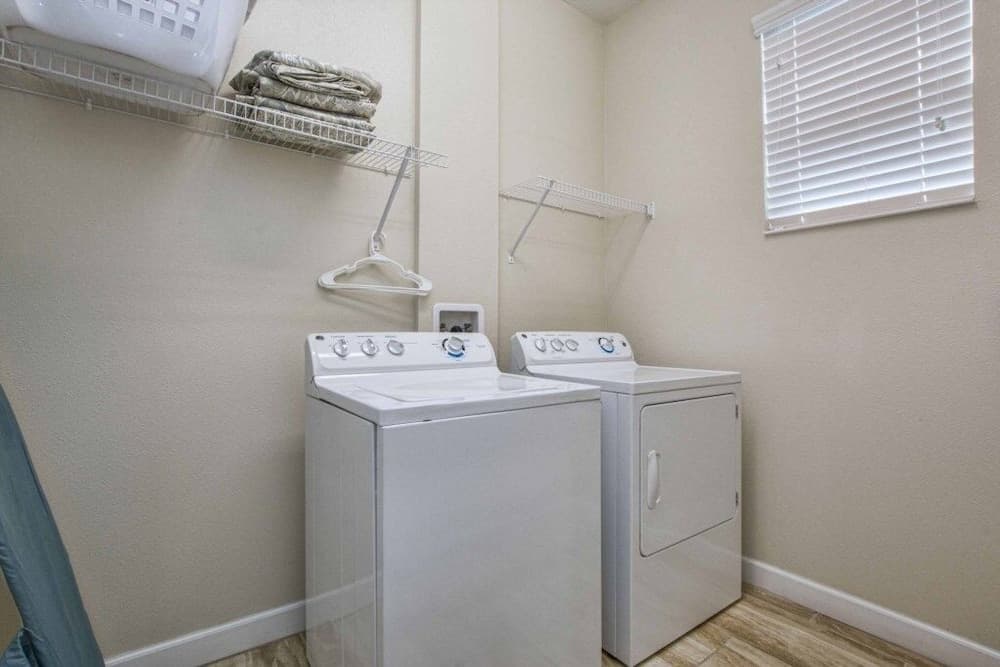 Storey Lake #1561 - Image 30