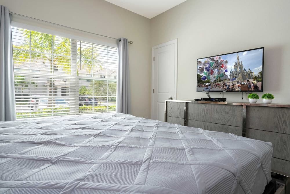 Storey Lake Escape - Image 13