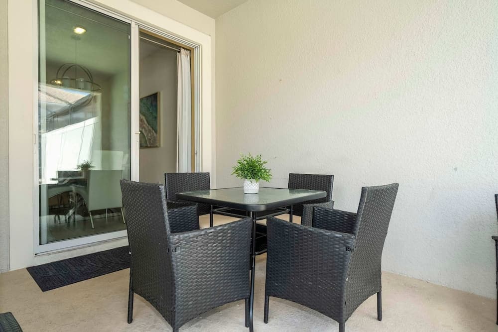 Storey Lake Escape - Image 32