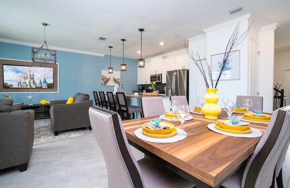 Storey Lake Scene Villa - Image 5