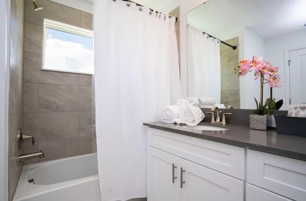 Storey Lake Scene Villa - Image 6