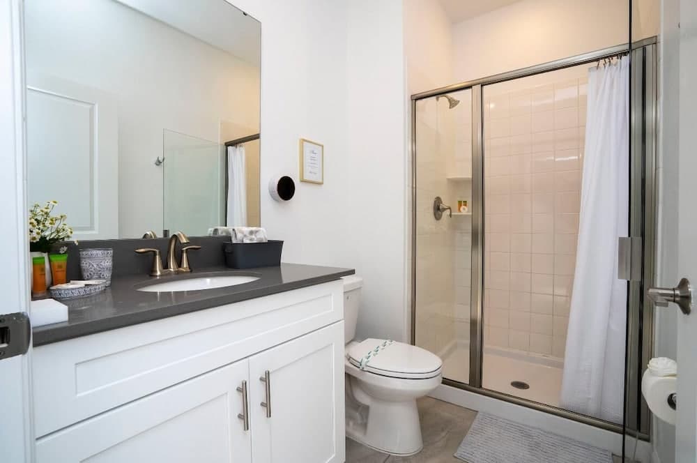 Storey Lake Scene Villa - Image 12