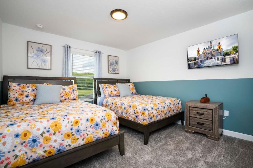 Storey Lake Scene Villa - Image 19