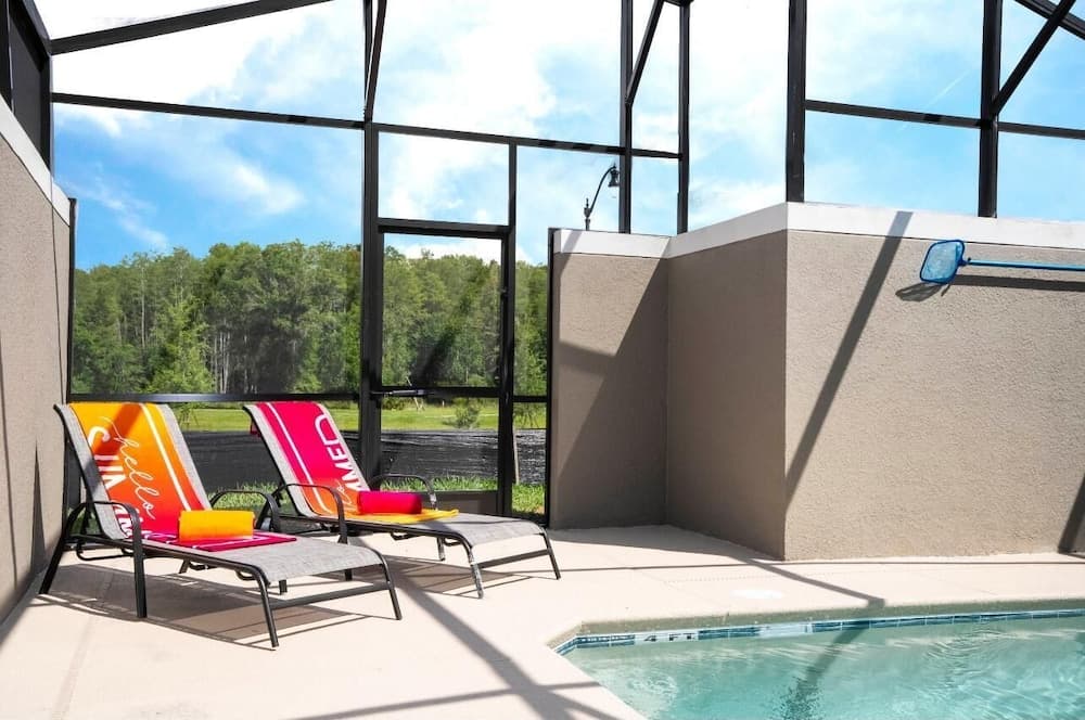 Storey Lake Scene Villa - Image 23