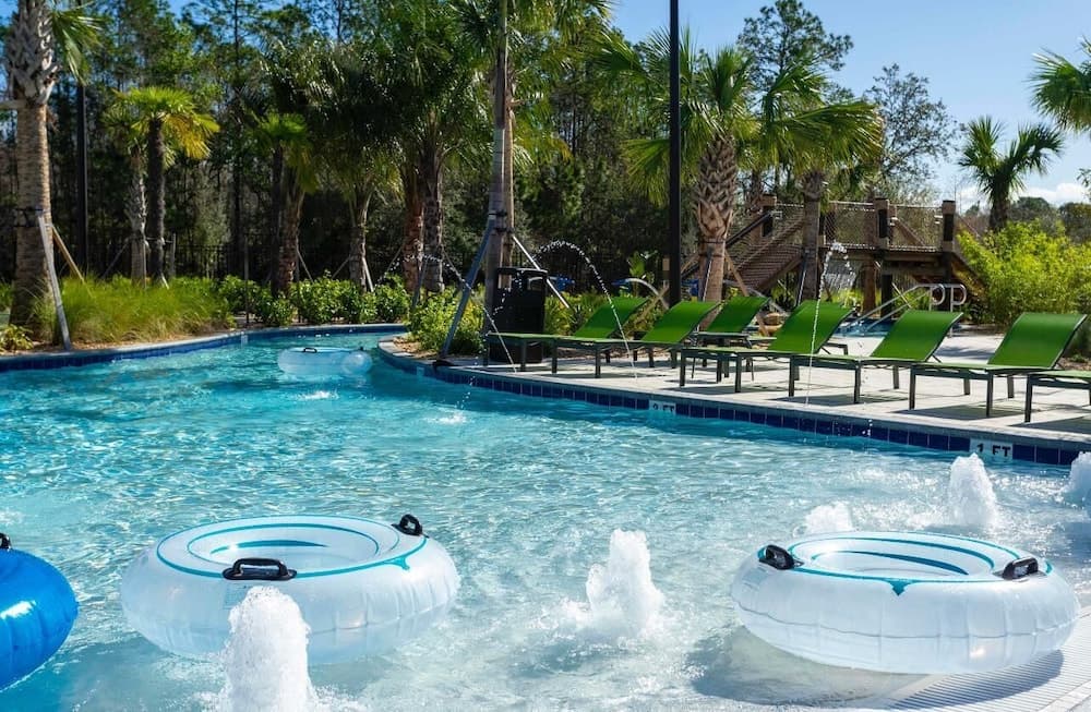 Storey Lake Scene Villa - Image 29