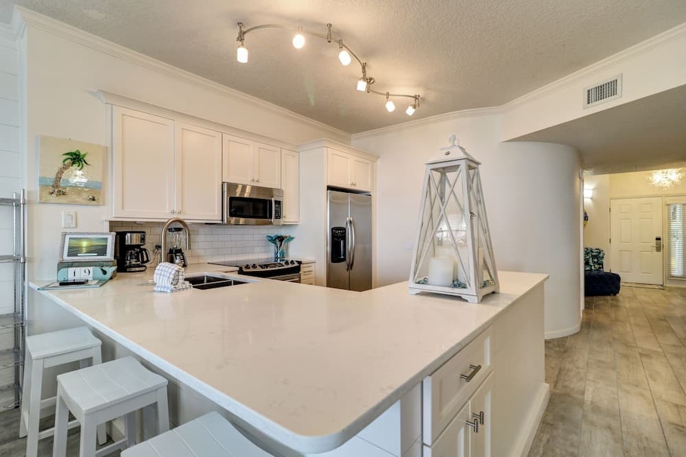 Beachside Bliss #302A - Image 4