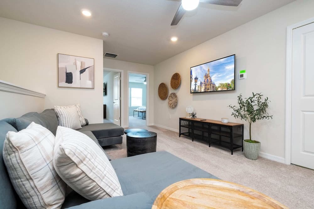 Windsor Island Townhome #3814 - Image 4