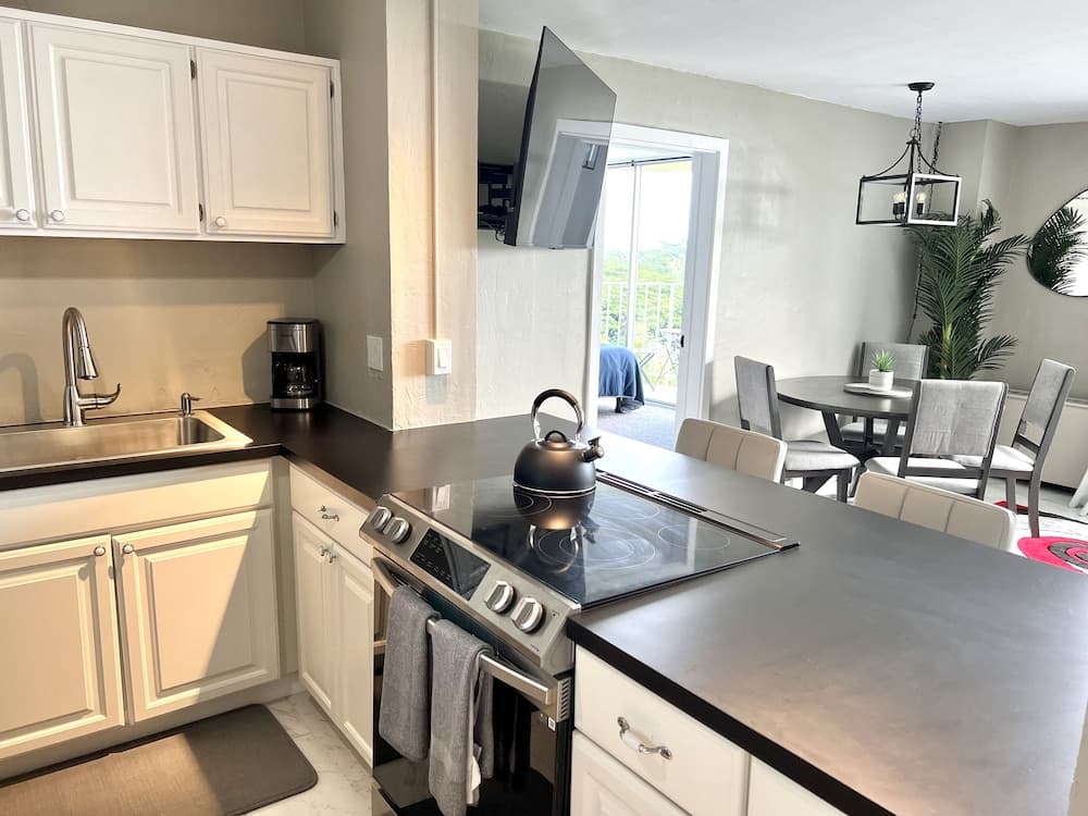 Locale Hilo Condo - Image 14