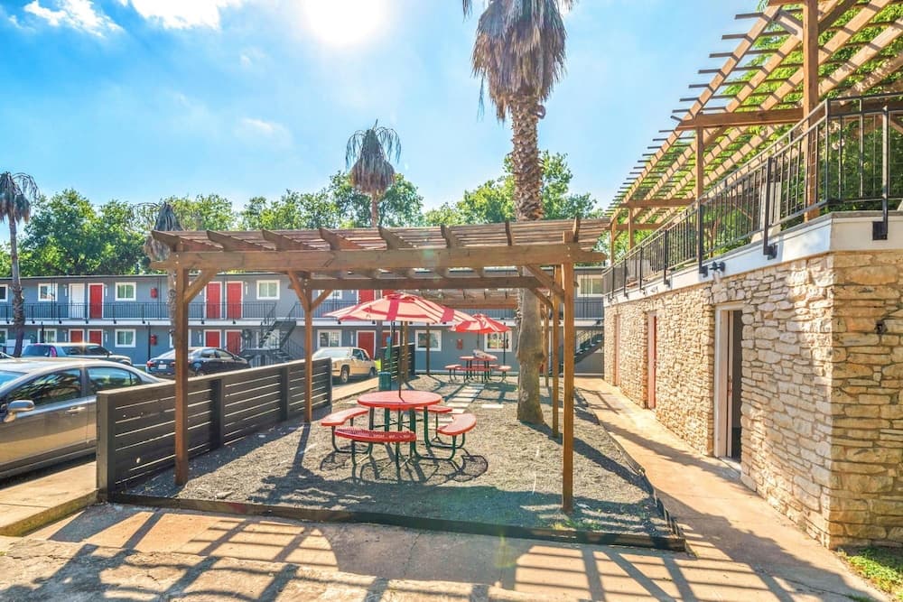 Brentwood Evonify - Image 11