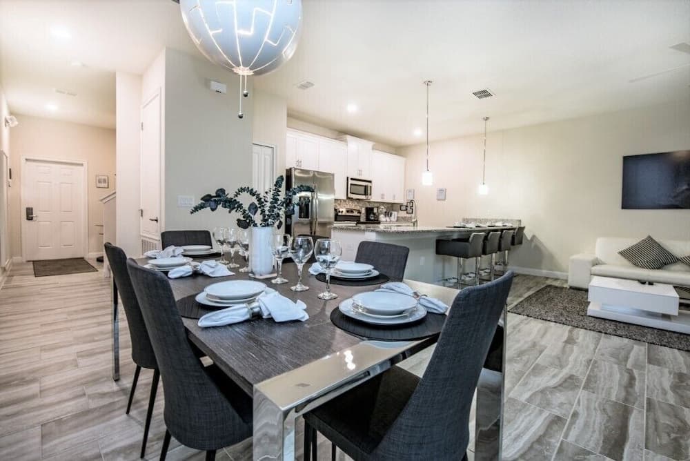 Sovereign Pool Home - Image 5