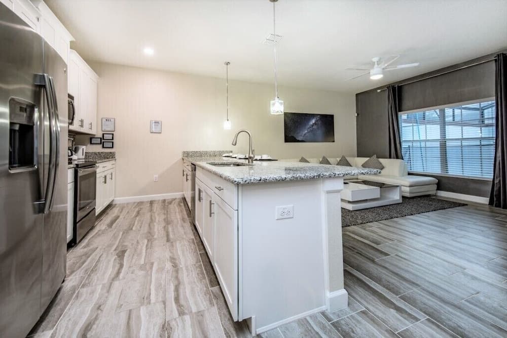 Sovereign Pool Home - Image 8