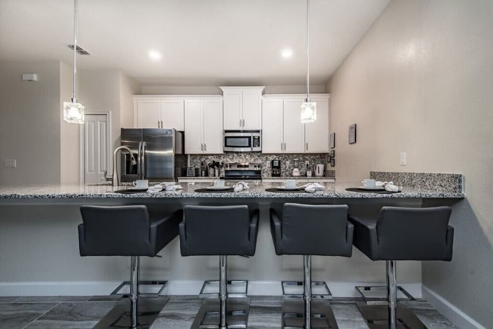 Sovereign Pool Home - Image 7