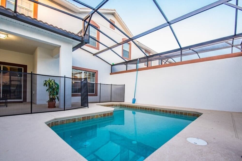 Sovereign Pool Home - Image 16