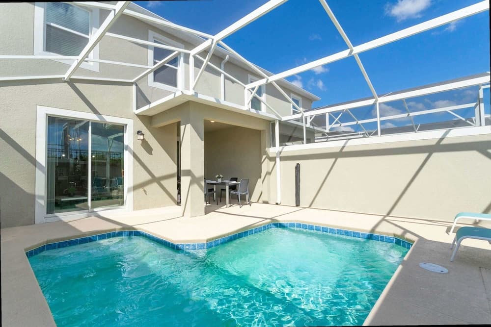 Glow House - Image 2