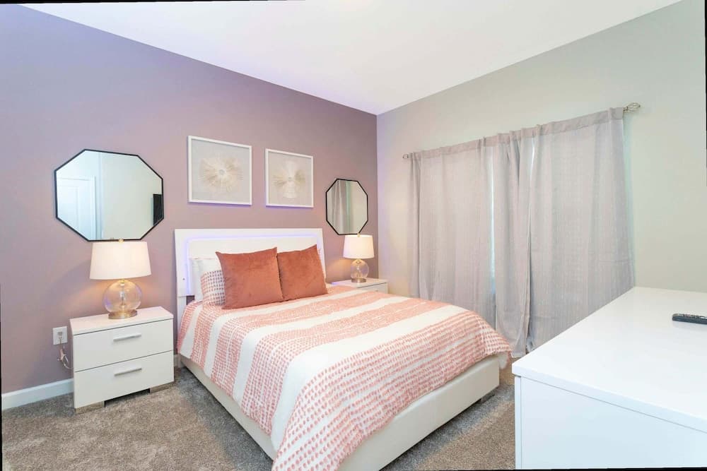 Glow House - Image 11