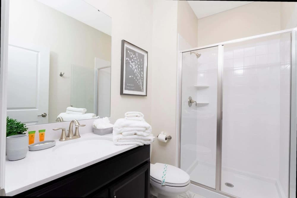 Glow House - Image 14