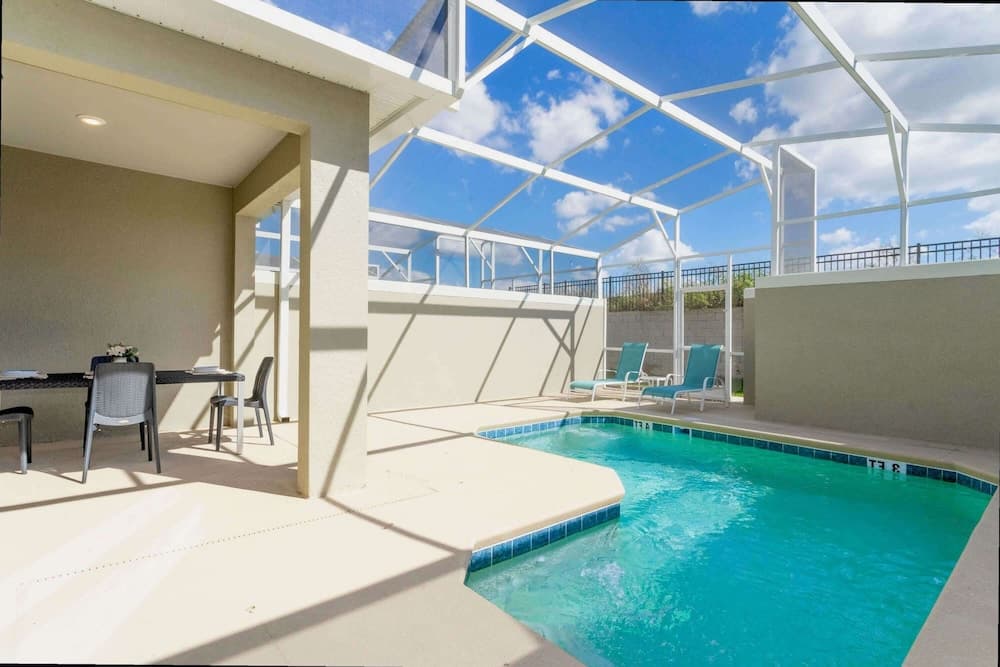 Glow House - Image 33