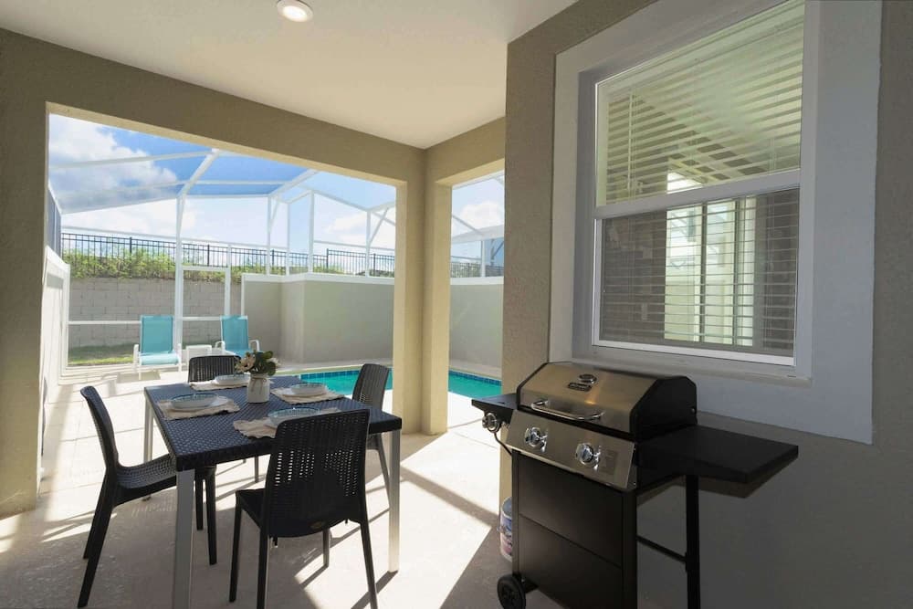 Glow House - Image 31