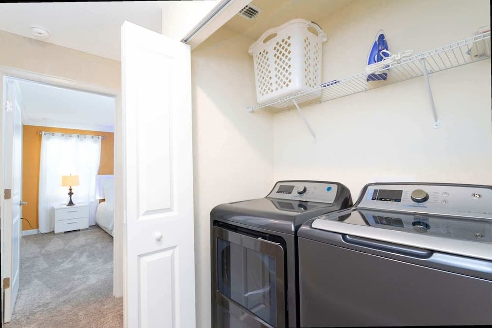 Glow House - Image 21