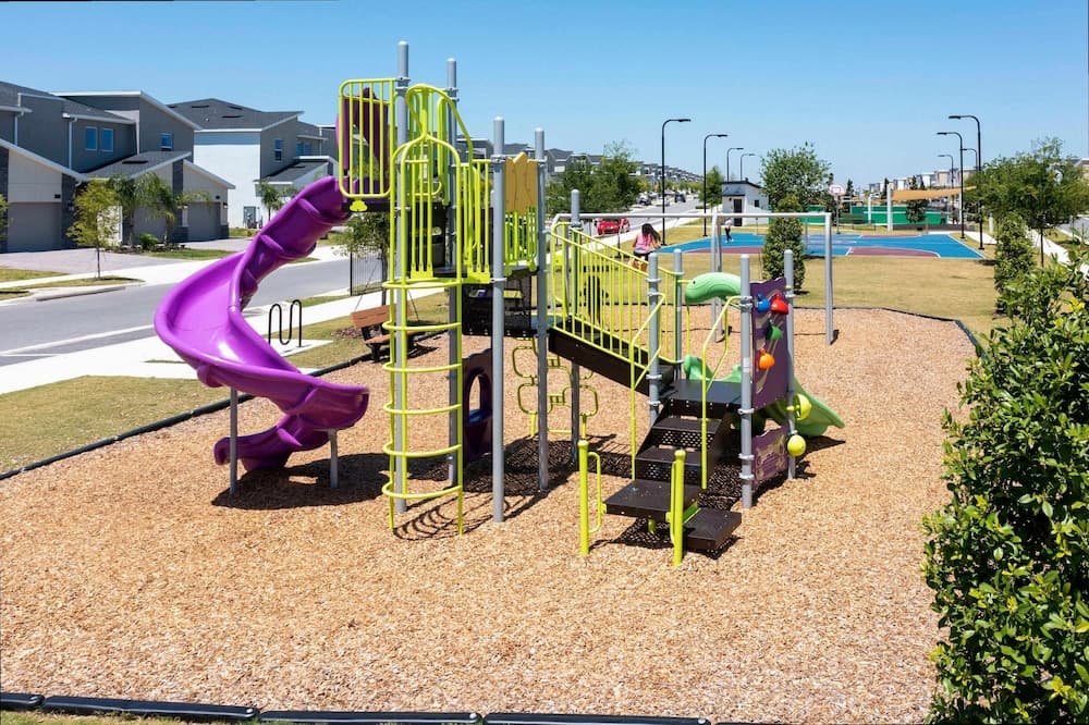 Glow House - Image 51