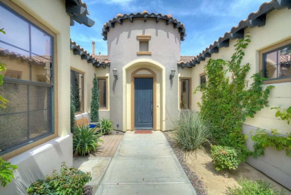 Spanish Modern Retreat - Image 5