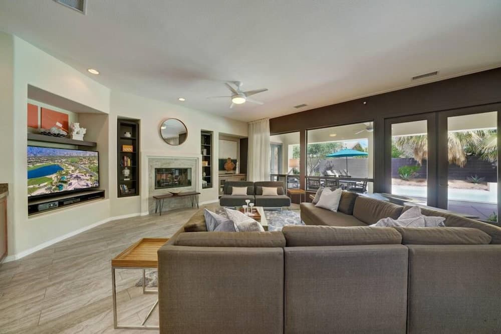 Spanish Modern Retreat - Image 8