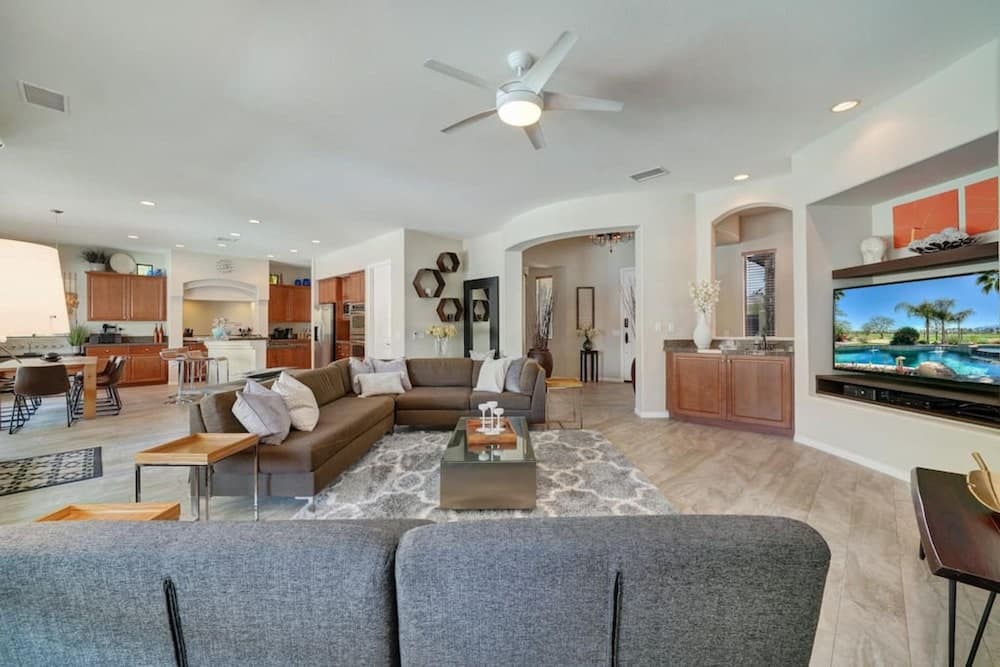 Spanish Modern Retreat - Image 10