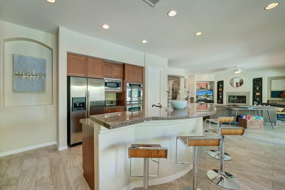 Spanish Modern Retreat - Image 15