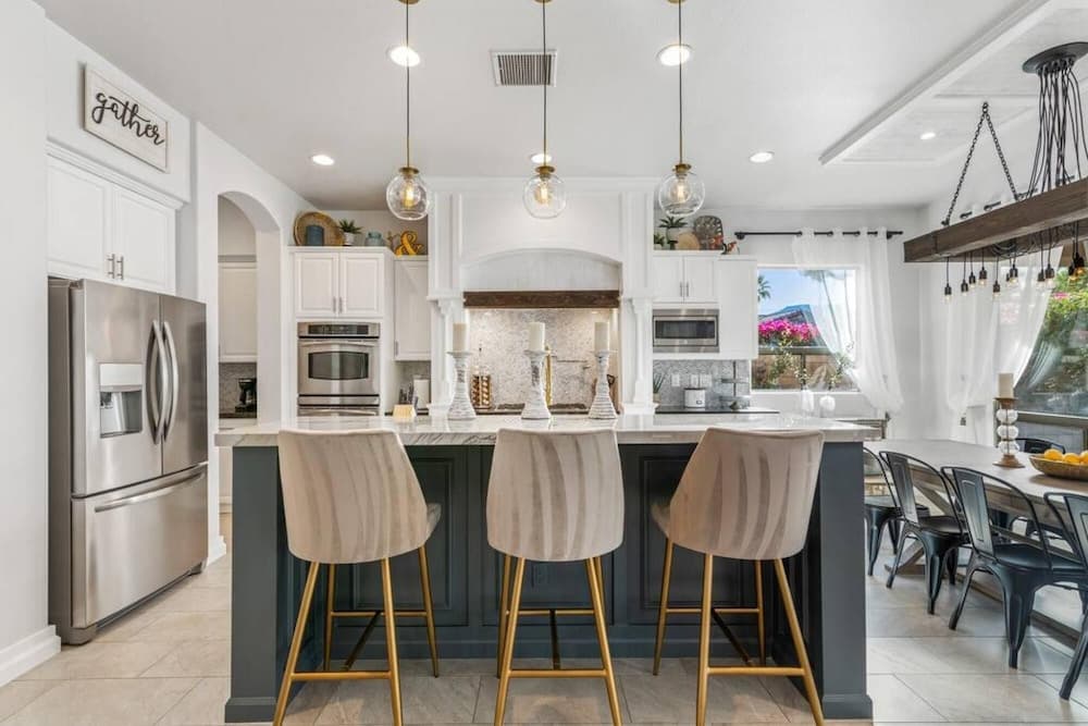 Summer Resort Style Living - Image 15