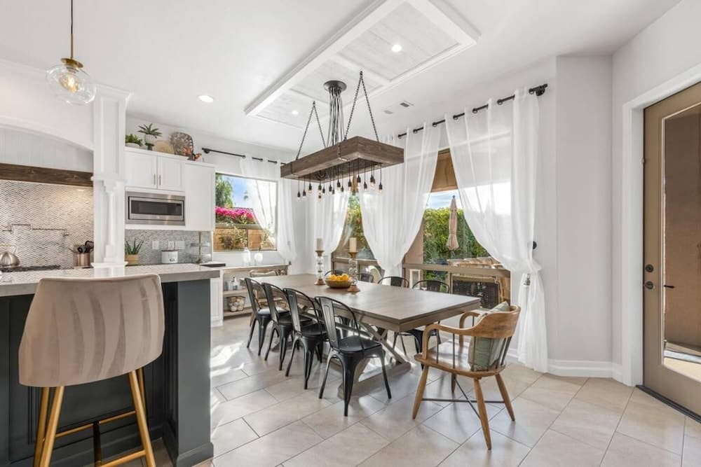 Summer Resort Style Living - Image 10