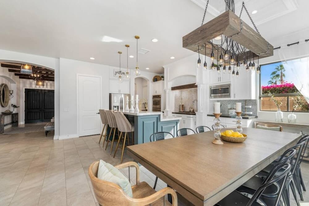 Summer Resort Style Living - Image 11