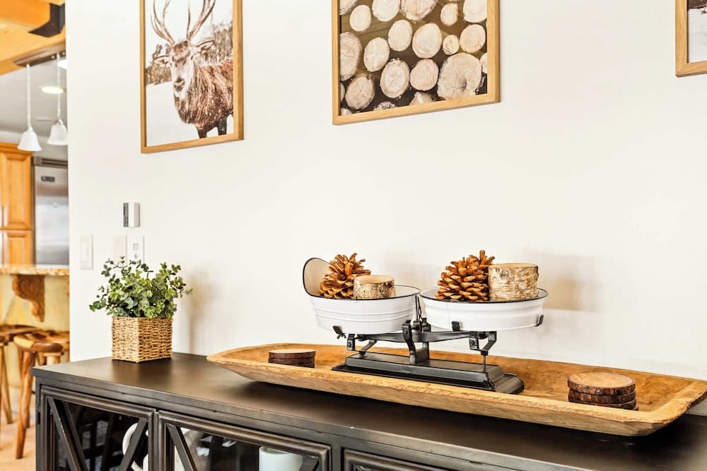 Summit Pine Lodge - Image 6