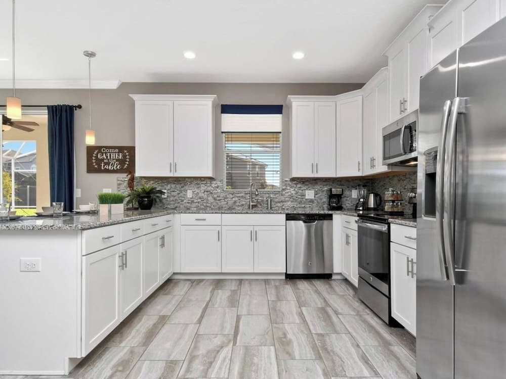 Sun Gathering House - Image 18