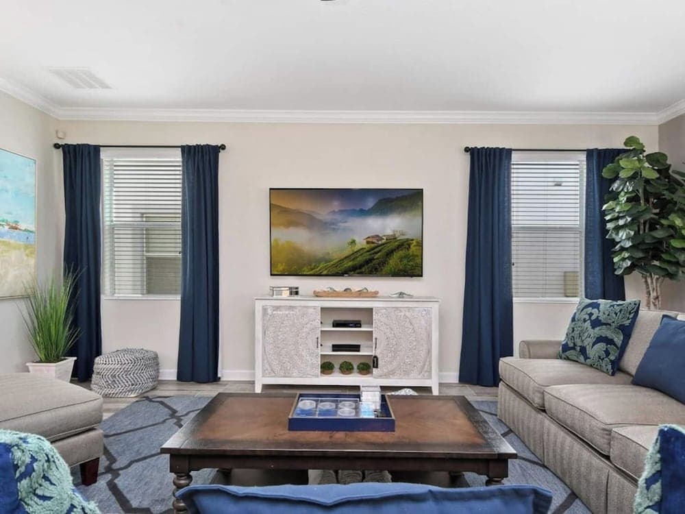 Sun Gathering House - Image 20