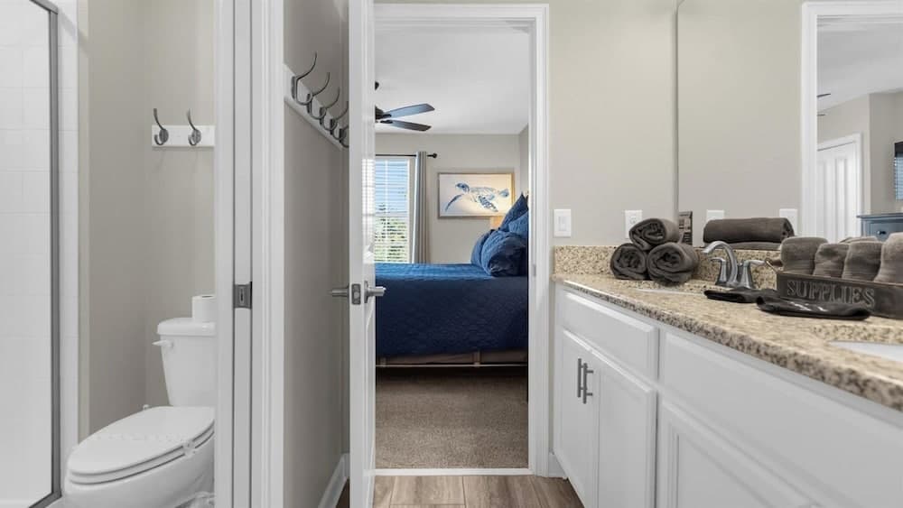 Sun Gathering House - Image 30