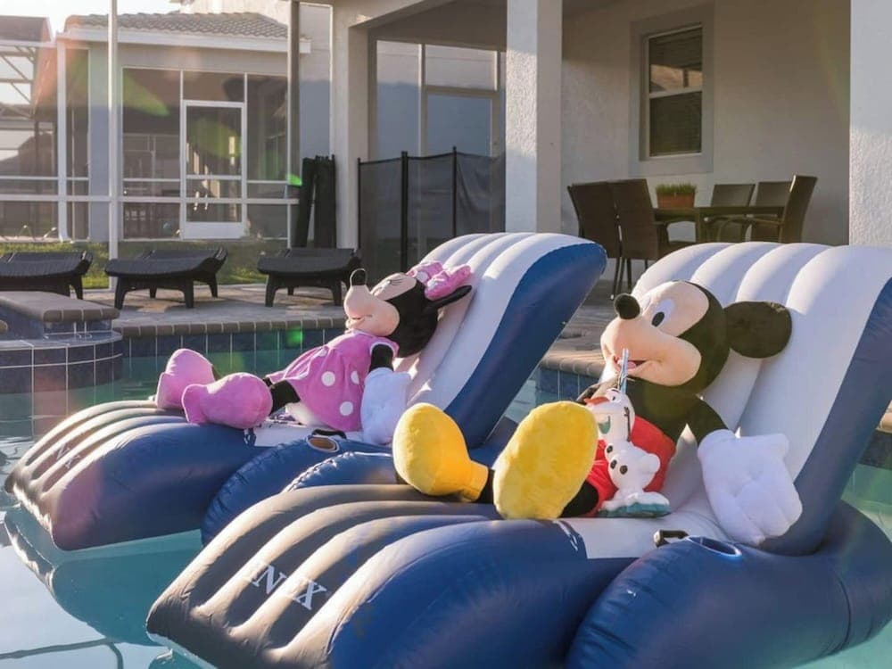 Sun Gathering House - Image 41