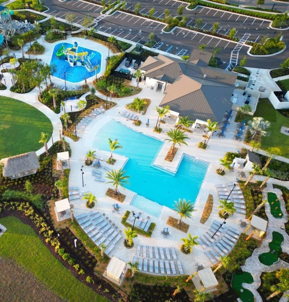 Sun Gathering House - Image 57