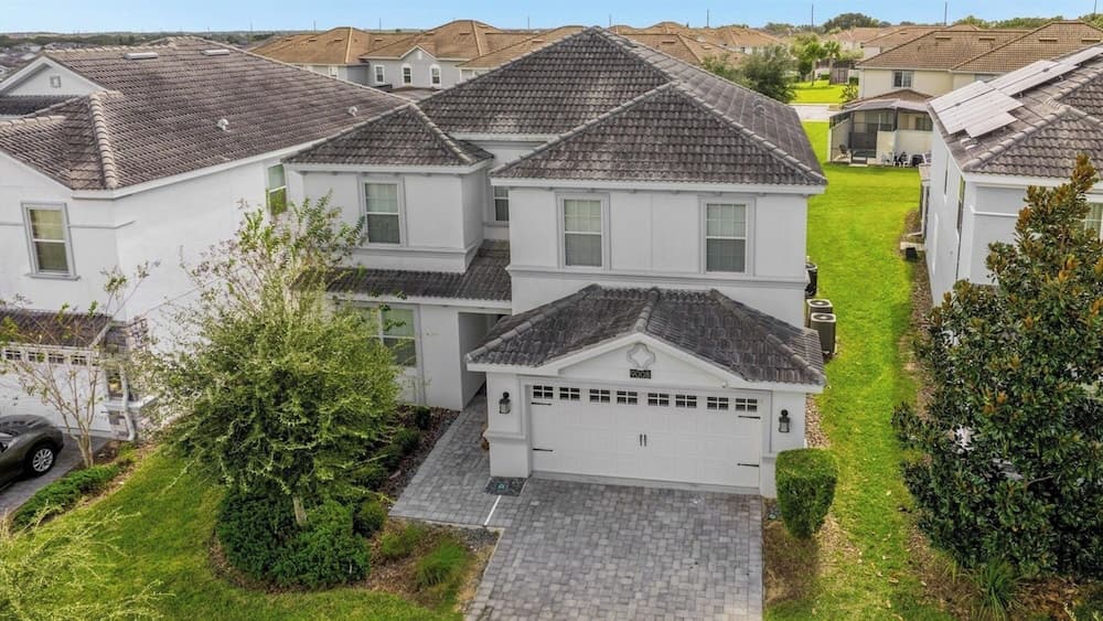 Sun Gathering House - Image 60