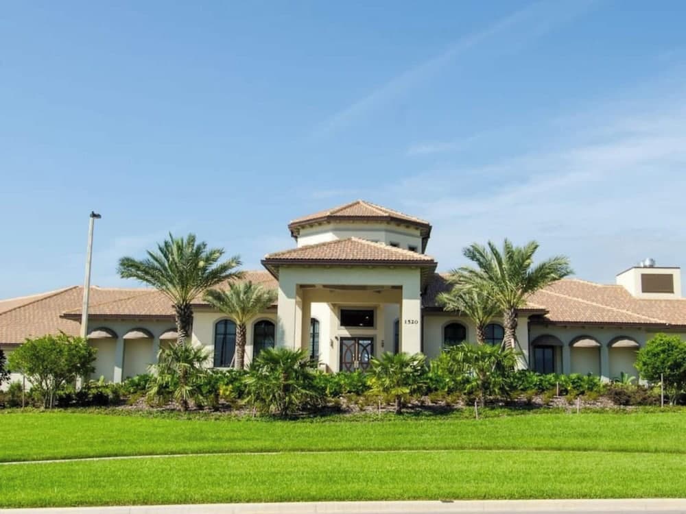 Sun Gathering House - Image 61