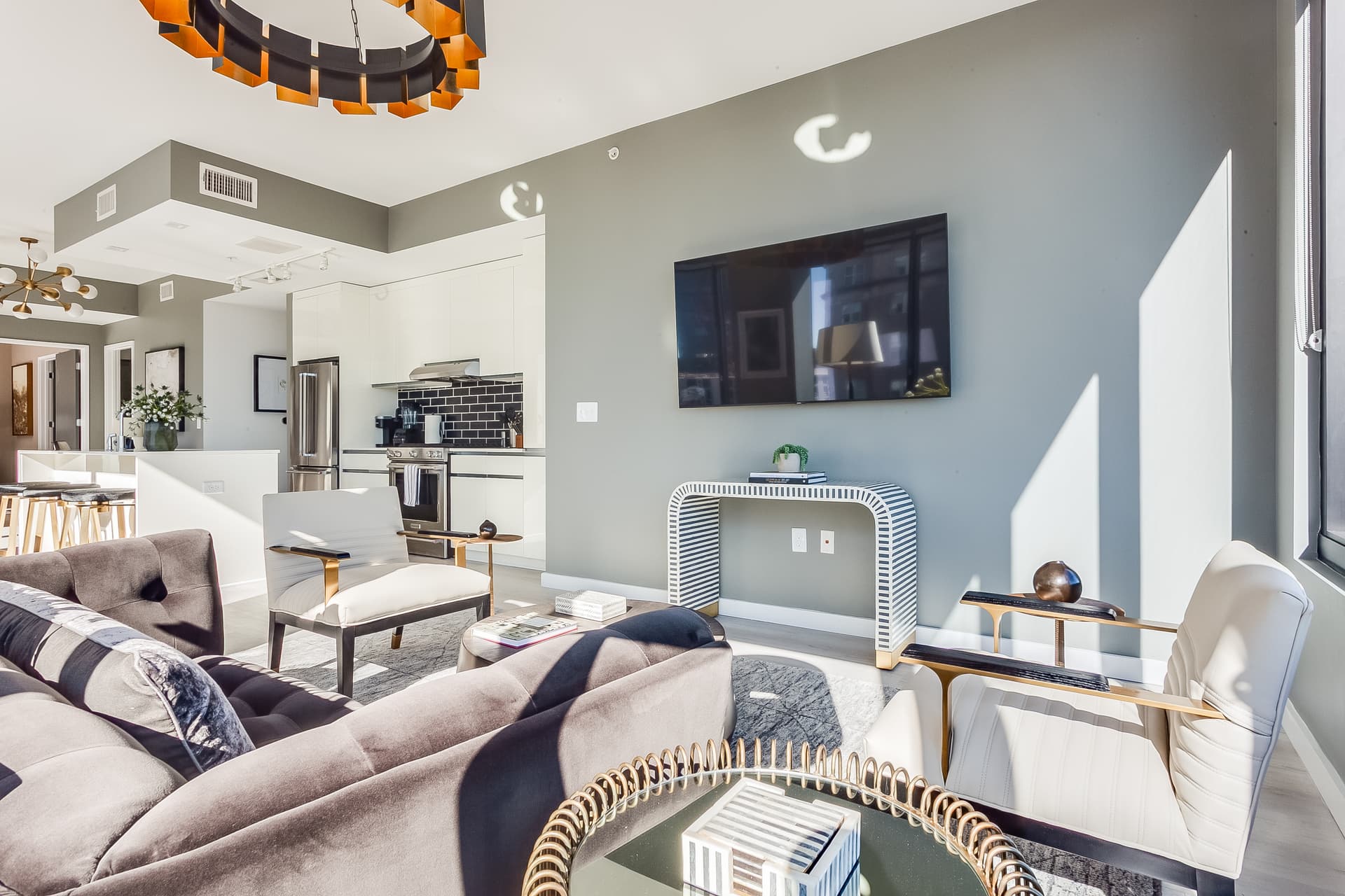 Sunlight Sanctuary - Image 10