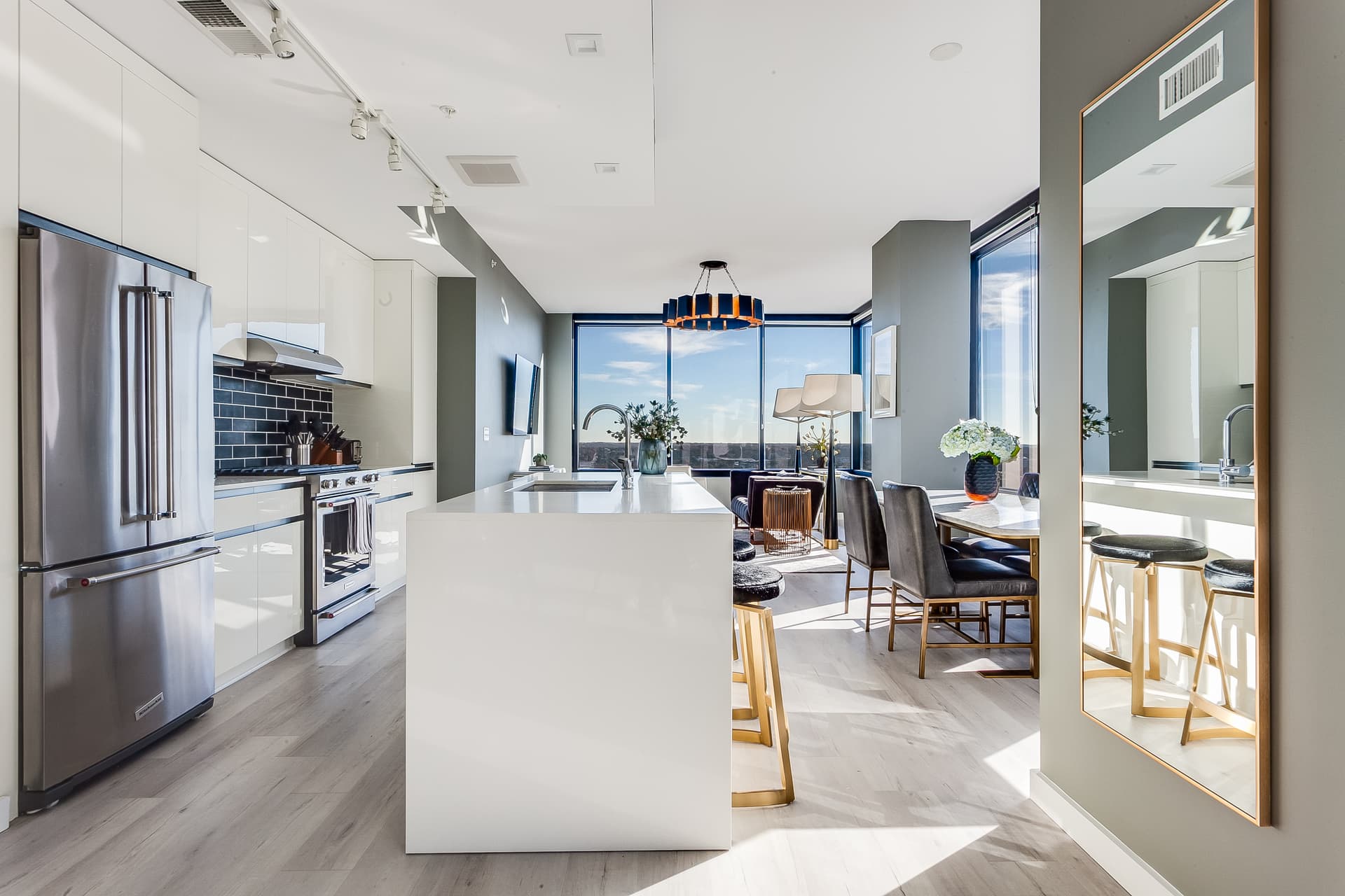 Sunlight Sanctuary - Image 15